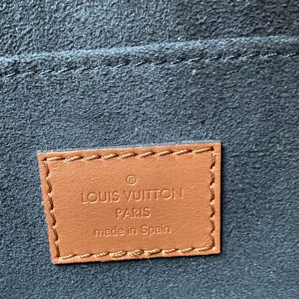 Louis Vuitton Dauphine MM Reverse Monogram - Picture 15 of 16